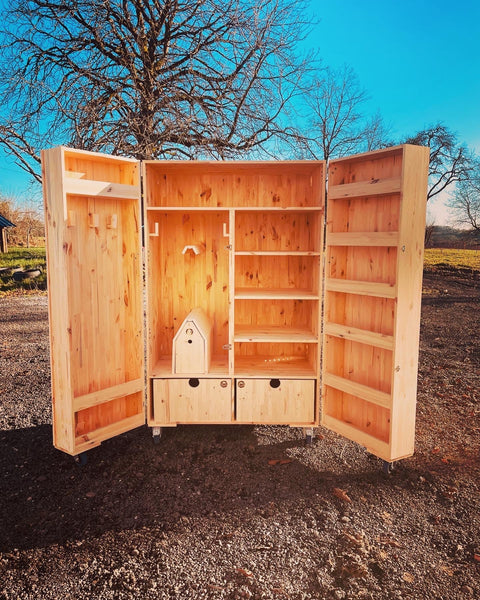 DIY Locker - Fabrication d'une armoire de sellerie See More at